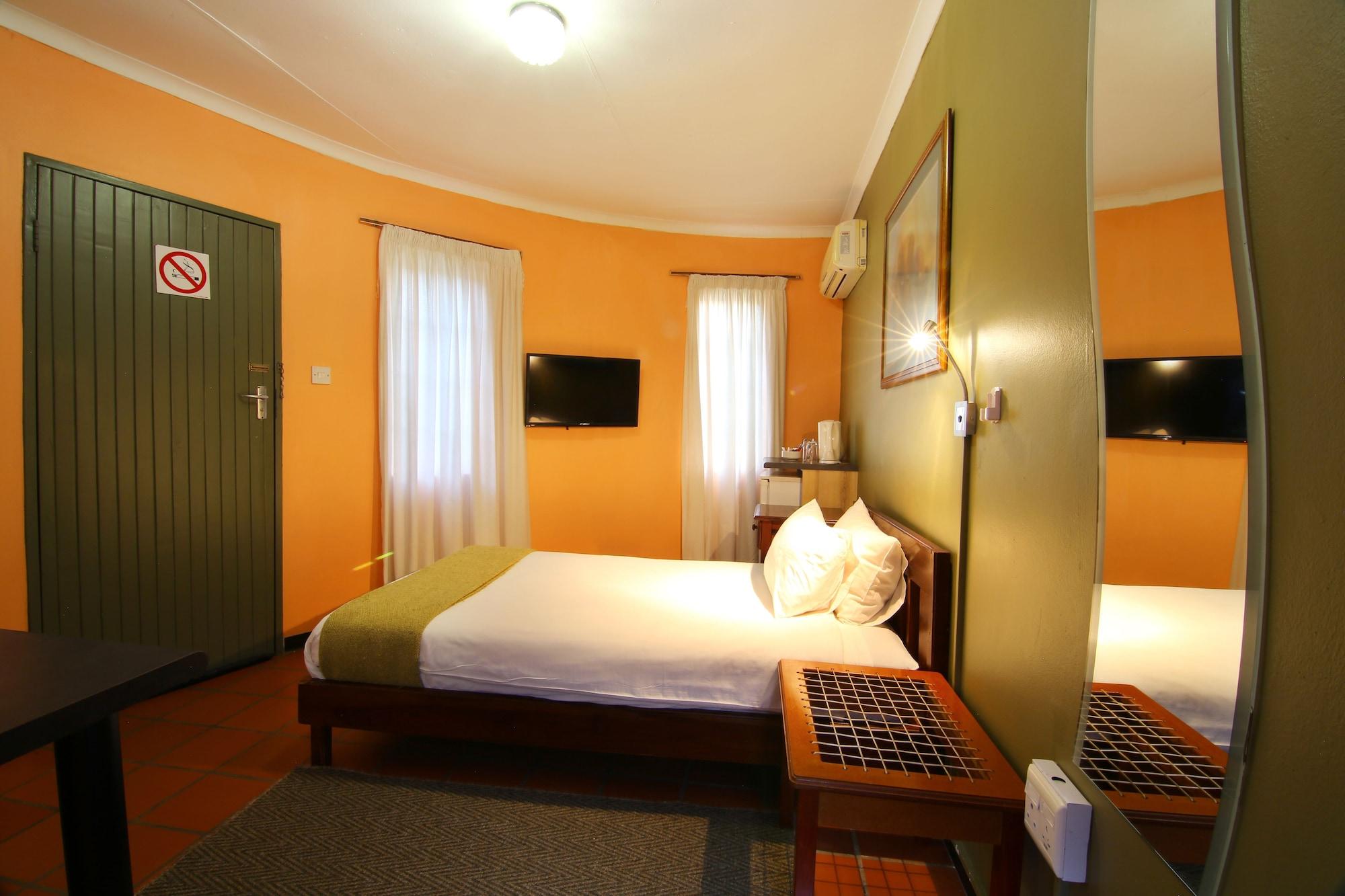 Kalahari Arms Hotel Khemsbok Dış mekan fotoğraf