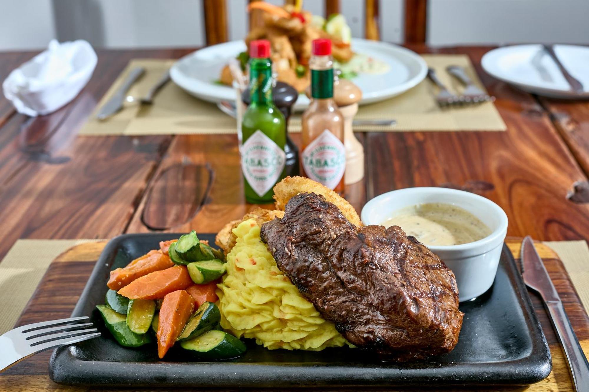 Kalahari Arms Hotel Khemsbok Dış mekan fotoğraf