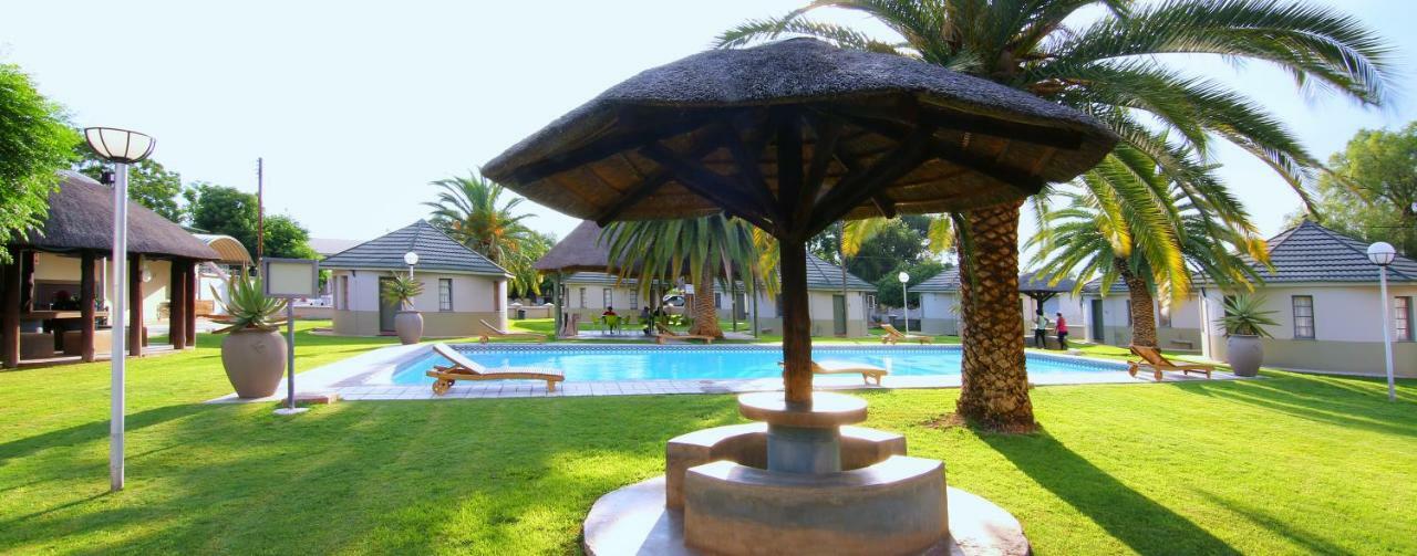 Kalahari Arms Hotel Khemsbok Dış mekan fotoğraf