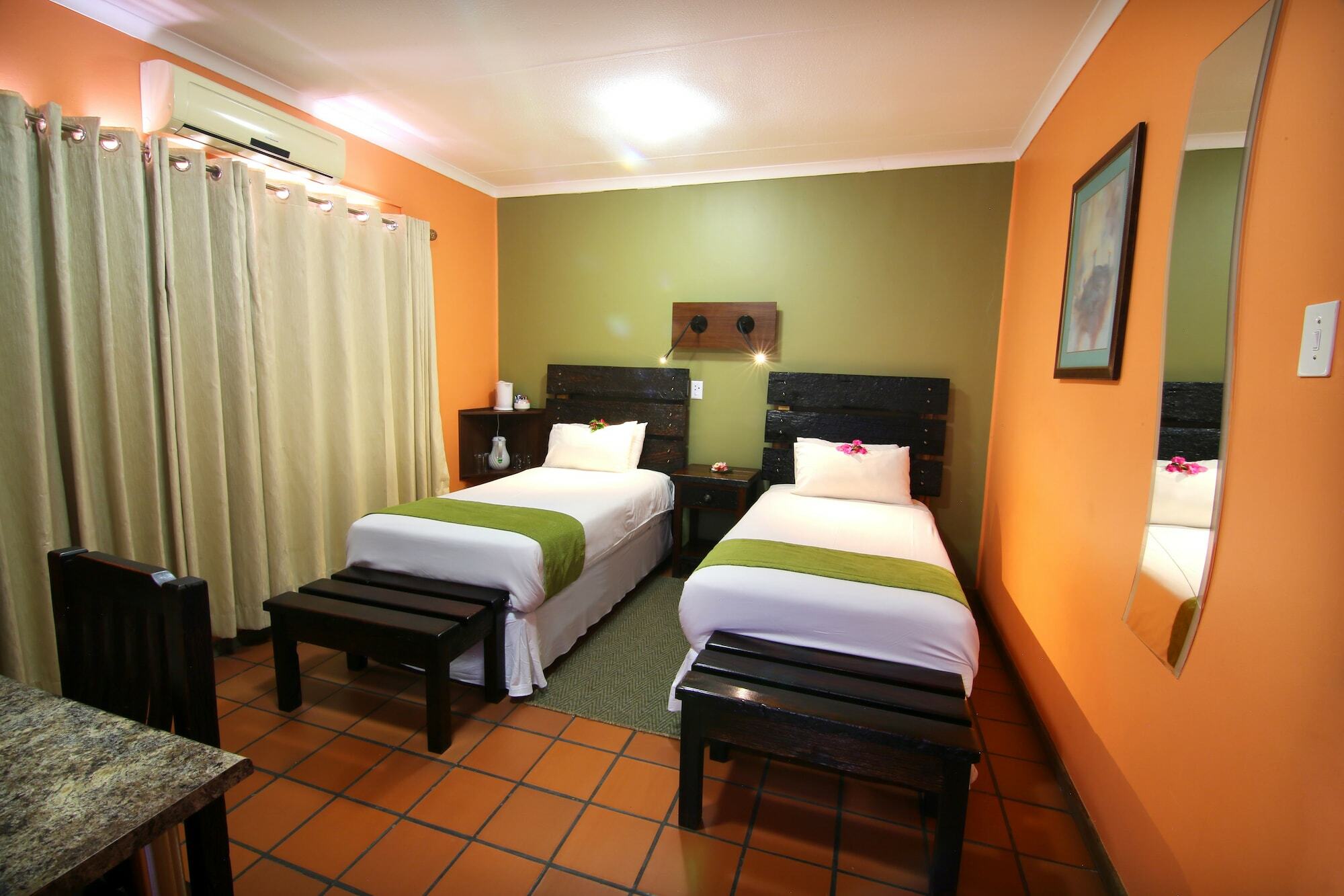 Kalahari Arms Hotel Khemsbok Dış mekan fotoğraf