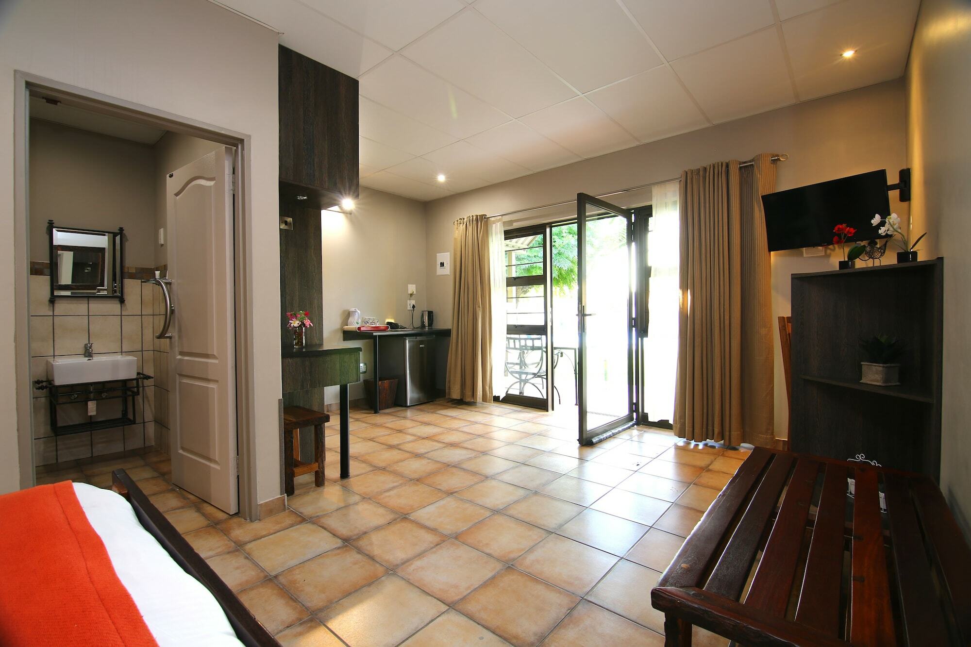 Kalahari Arms Hotel Khemsbok Dış mekan fotoğraf